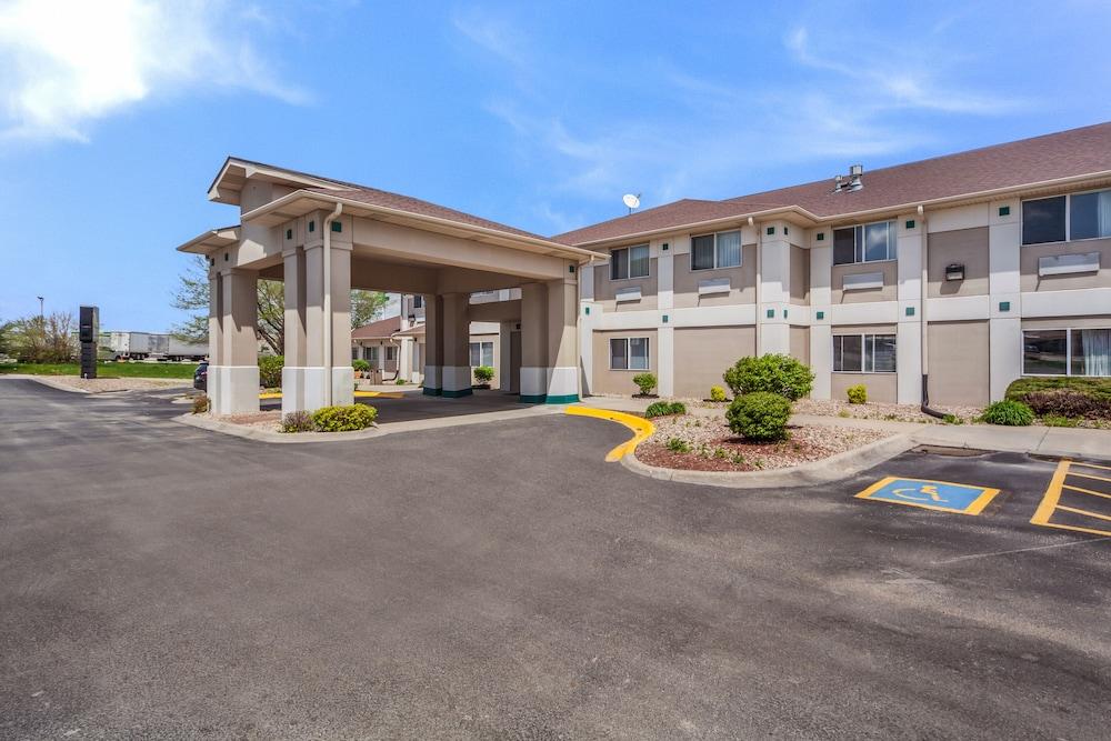 Quality Inn & Suites West Omaha - Ne Linclon Εξωτερικό φωτογραφία