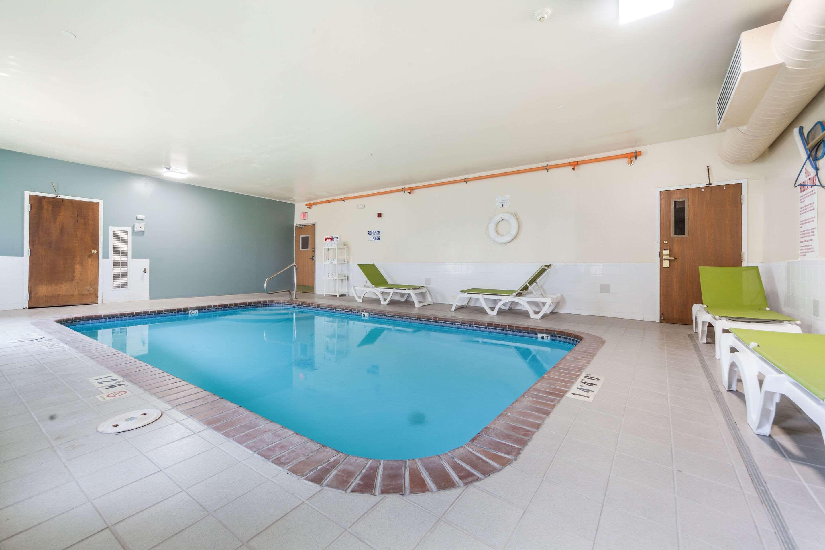 Quality Inn & Suites West Omaha - Ne Linclon Εξωτερικό φωτογραφία