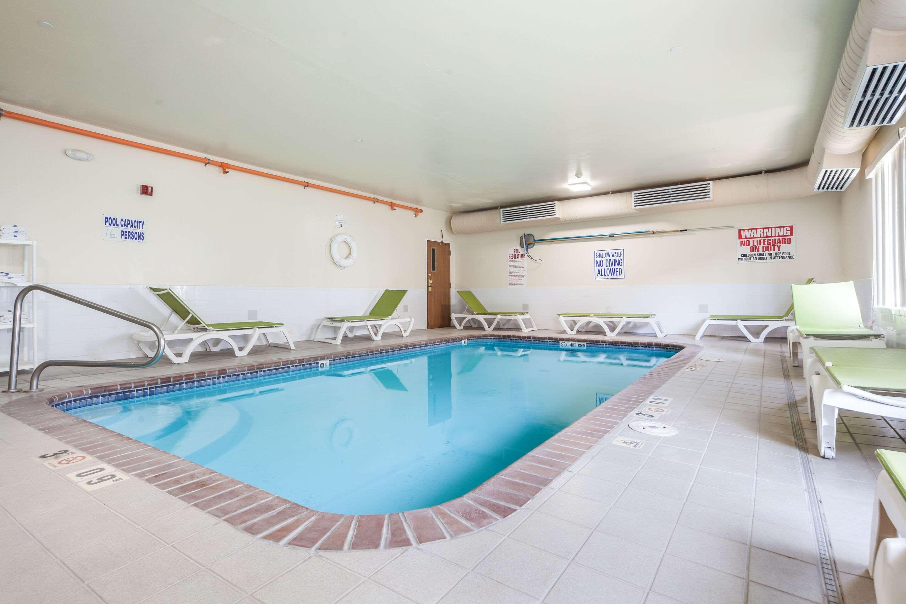 Quality Inn & Suites West Omaha - Ne Linclon Εξωτερικό φωτογραφία