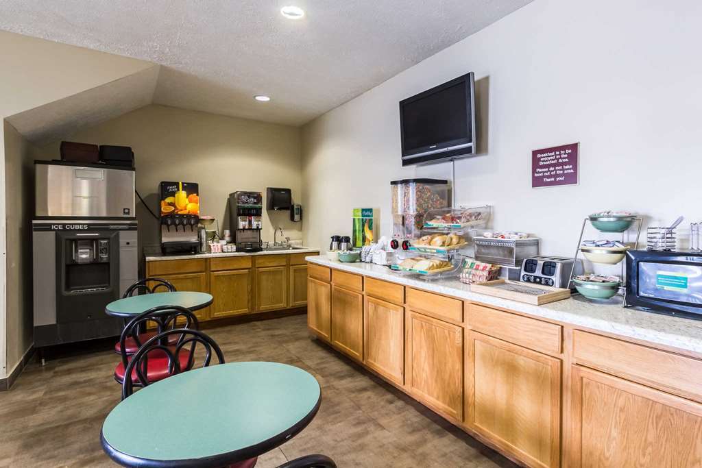 Quality Inn & Suites West Omaha - Ne Linclon Εστιατόριο φωτογραφία